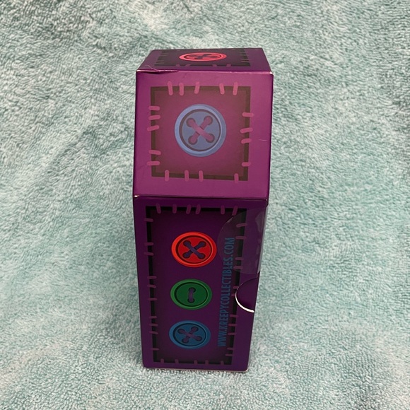 DEDDY BEARS Buldgebear. Lil’ Coffin Dodgers. NWT. NIB. Sealed. Series 3. - Picture 3 of 5